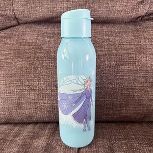 Disney Frozen 2‎ Tupperware 25 Oz. Eco Water Bottle Elsa